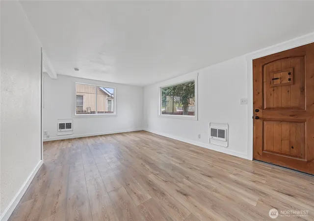 Photo 3 of Single family home for sale at 1215 Yakima St Se, Ephrata, WA 98823 | MLS# NWM2572881 | Listing updated on 2026-09-25