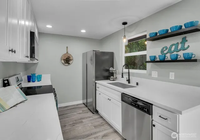 Photo 2 of Sale Pending at 235 Dennis St Sw, Tumwater, WA 98501 | MLS# NWM2572883 | Listing updated on 2026-10-02