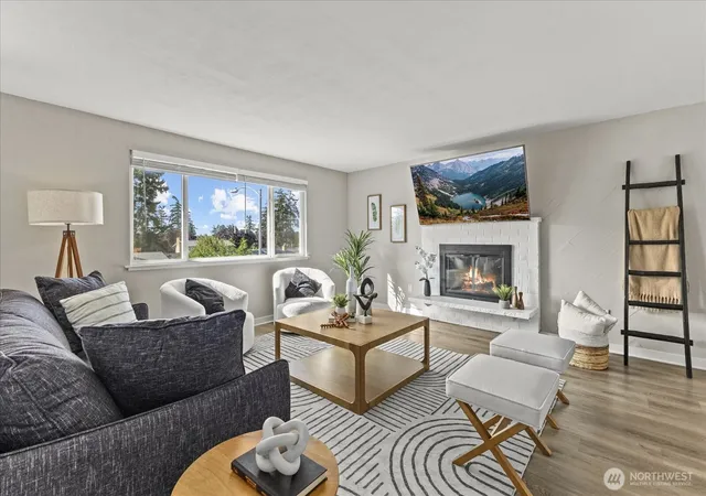 Photo 3 of Single family home for sale at 720 Nw Hyak Dr, Oak Harbor, WA 98277 | MLS# NWM2572891 | Listing updated on 2026-09-28