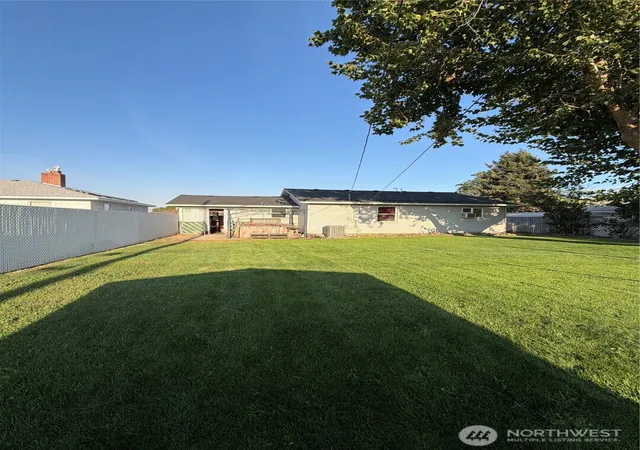 Photo 2 of Sale Pending at 908 N 29th, Yakima, WA 98902 | MLS# NWM2572895 | Listing updated on 2026-09-14