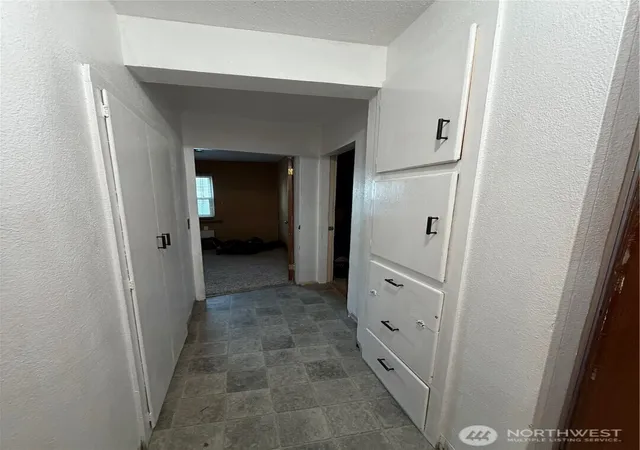 Photo 4 of Sale Pending at 908 N 29Th, Yakima, WA 98902 | MLS# NWM2572895 | Listing updated on 2026-09-14