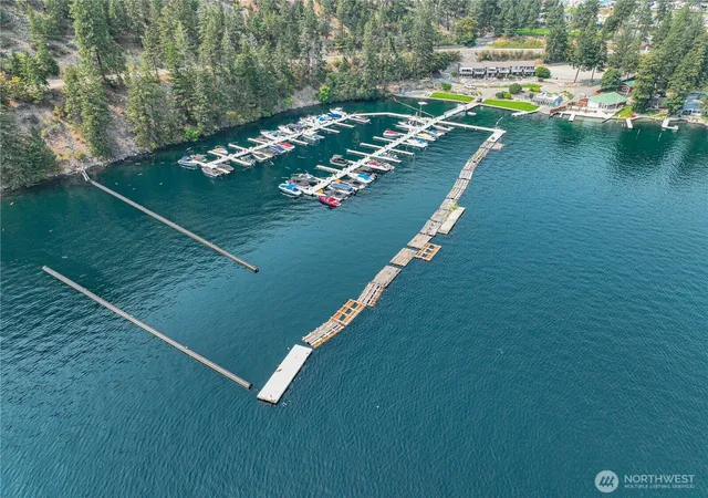 Photo 3 of Condo for sale at 11415 S Lakeshore Rd #21, Chelan, WA 98816 | MLS# NWM2572936 | Listing updated on 2026-09-25
