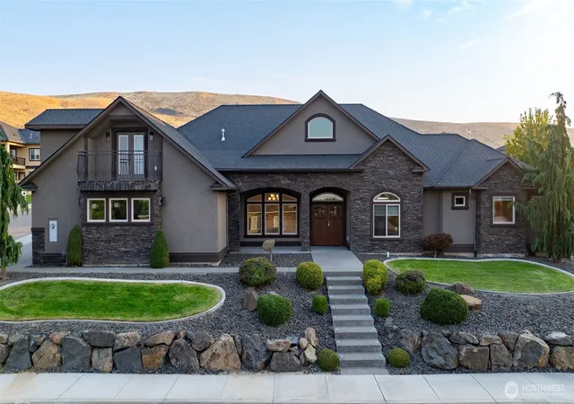 Photo 3 of Single family home for sale at 2303 W 49th Ave, Kennewick, WA 99337 | MLS# NWM2572998 | Listing updated on 2026-09-25