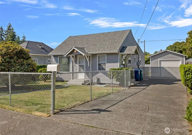 Photo 1 of Single family home for sale at 516 S Trenton St, Seattle, WA 98108 | MLS# NWM2573004 | Listing updated on 2026-09-23
