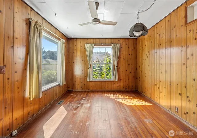 Photo 4 of Single family home for sale at 516 S Trenton St, Seattle, WA 98108 | MLS# NWM2573004 | Listing updated on 2026-09-23