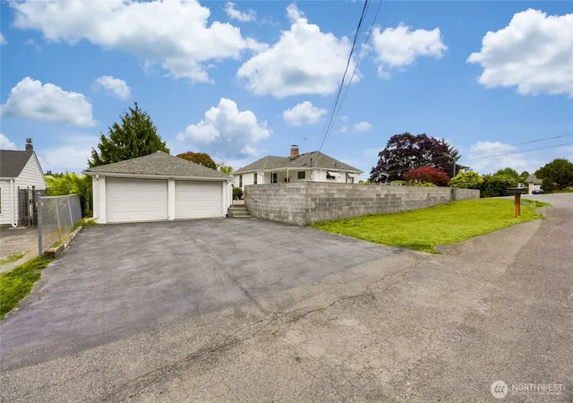 Photo 2 of Single family home for sale at 15852 7th Ave Sw, Seattle, WA 98166 | MLS# NWM2573015 | Listing updated on 2026-09-23