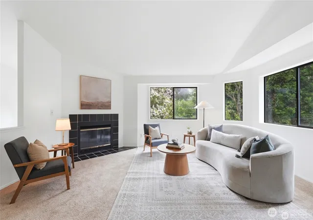 Photo 4 of Sale Pending at 3519 Ne 95Th St, Seattle, WA 98115 | MLS# NWM2573029 | Listing updated on 2026-09-30