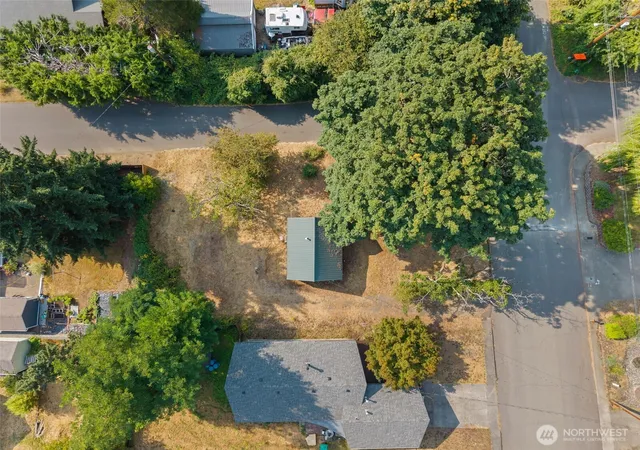 Photo 4 of Single family home for sale at 722 S 4Th Ave Sw, Olympia, WA 98502 | MLS# NWM2573050 | Listing updated on 2026-09-25