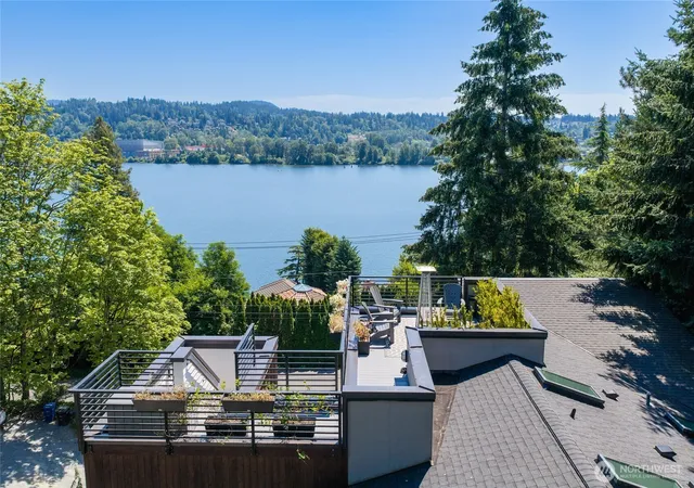 Photo 4 of Single family home for sale at 7429 E Mercer Wy, Mercer Island, WA 98040 | MLS# NWM2573060 | Listing updated on 2026-09-15