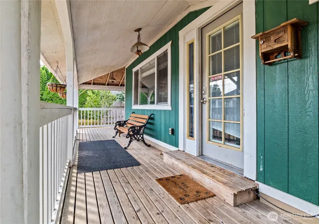 Photo 4 of Single family home for sale at 206 Kentucky Ave, Granite Falls, WA 98252 | MLS# NWM2573067 | Listing updated on 2026-09-25