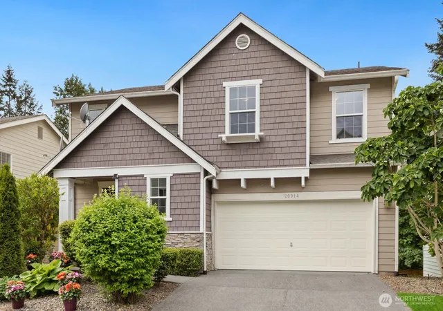Photo 3 of Single family home for sale at 20914 13th Pl W, Lynnwood, WA 98036 | MLS# NWM2573077 | Listing updated on 2026-09-25