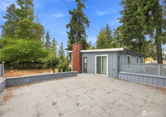 Photo 4 of Single family home for sale at 16006 Greenwood Ave N, Shoreline, WA 98133 | MLS# NWM2573086 | Listing updated on 2026-09-25