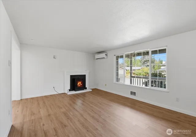 Photo 3 of Single family home for sale at 5728 131St Pl Se, Snohomish, WA 98298 | MLS# NWM2573091 | Listing updated on 2026-09-25