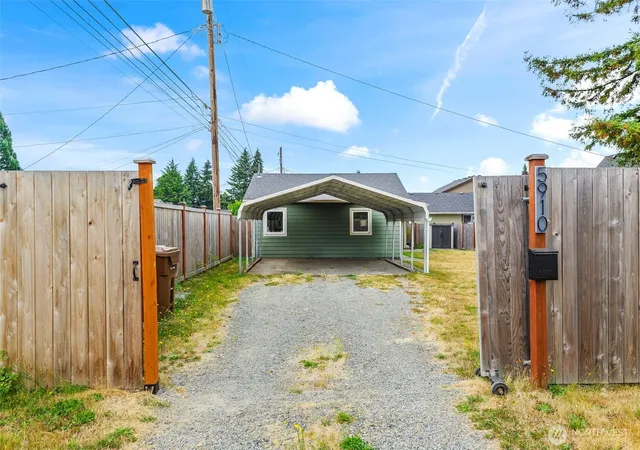 Photo 2 of Single family home for sale at 5910 E J St, Tacoma, WA 98404 | MLS# NWM2573094 | Listing updated on 2026-09-25