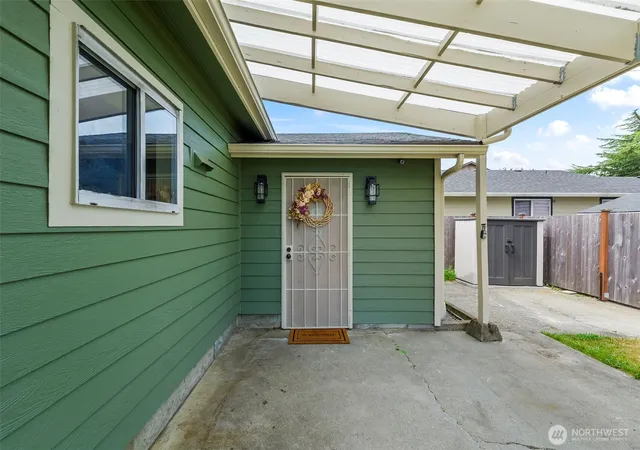 Photo 3 of Single family home for sale at 5910 E J St, Tacoma, WA 98404 | MLS# NWM2573094 | Listing updated on 2026-09-25