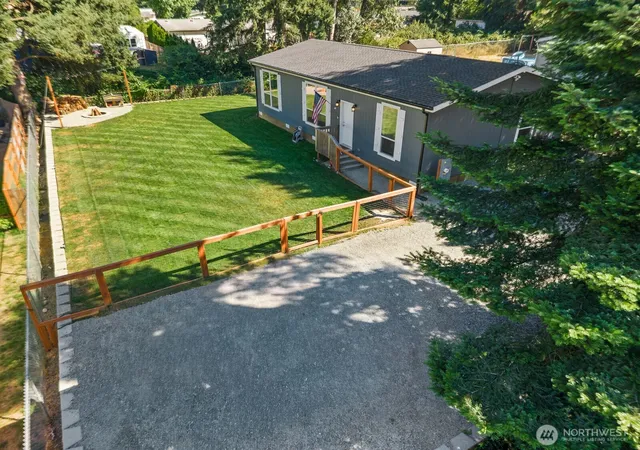Photo 3 of Manufactured home for sale at 12813 Ridge Cir E, Bonney Lake, WA 98391 | MLS# NWM2573104 | Listing updated on 2026-09-25