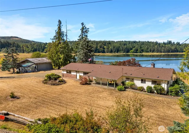 Photo 4 of Single family home for sale at 611 Se Kamilche Point Rd, Shelton, WA 98584 | MLS# NWM2573185 | Listing updated on 2026-09-30