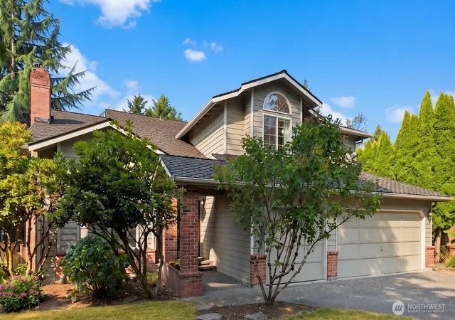 Photo 2 of Sale Pending at 15031 93rd Pl Ne, Bothell, WA 98011 | MLS# NWM2573249 | Listing updated on 2026-09-25