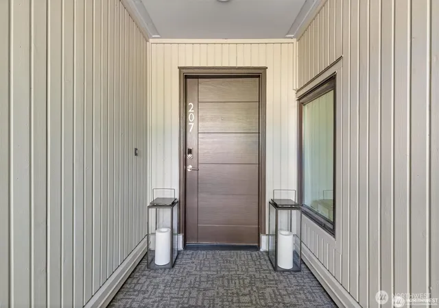 Photo 3 of Sale Pending at 827 Lake St S #207, Kirkland, WA 98033 | MLS# NWM2573332 | Listing updated on 2026-09-25