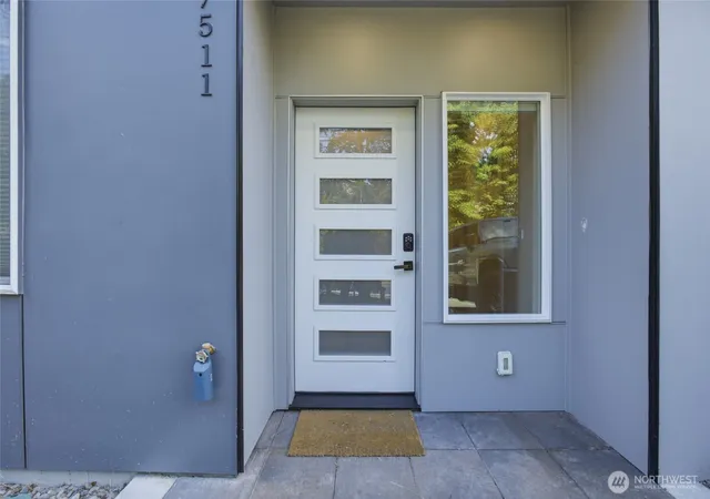 Photo 3 of Single family home for sale at 7511 Dumar Wy Sw, Seattle, WA 98106 | MLS# NWM2573355 | Listing updated on 2026-09-23