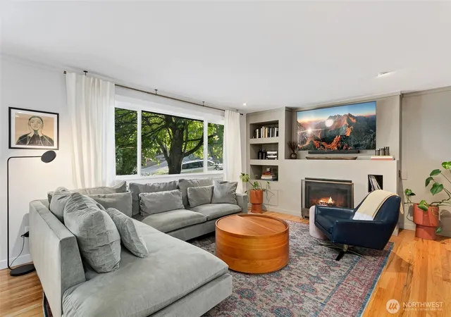 Photo 3 of Single family home for sale at 20417 55th Place NE, Lake Forest Park, WA 98155 | MLS# NWM2573409 | Listing updated on 2026-09-24