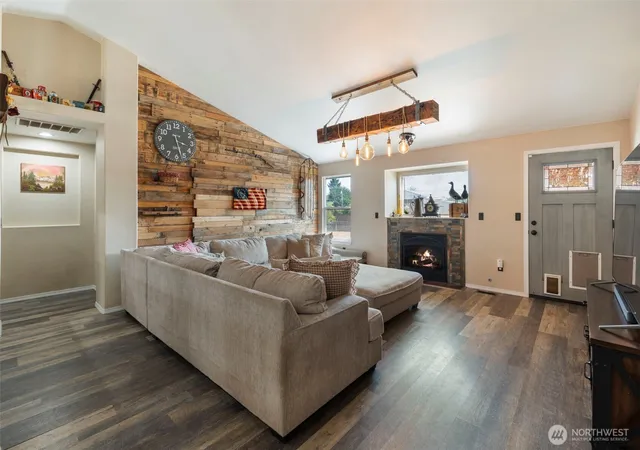 Photo 3 of Single family home for sale at 2708 180th St E, Tacoma, WA 98445 | MLS# NWM2573419 | Listing updated on 2026-10-01