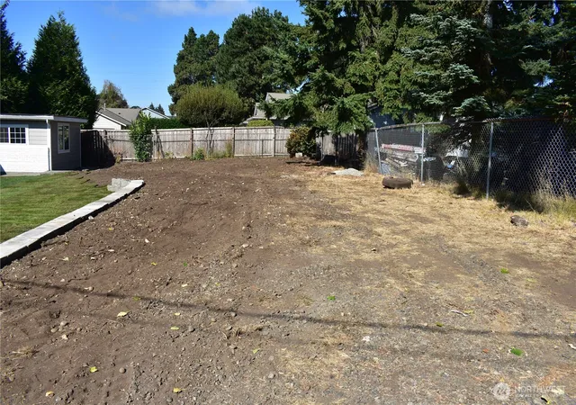 Photo 3 of Single family home for sale at 7604 52nd Ave W, Lakewood, WA 98499 | MLS# NWM2573442 | Listing updated on 2026-09-26