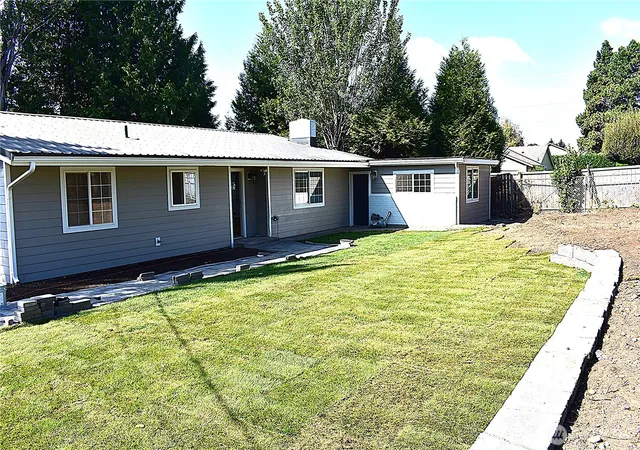Photo 4 of Single family home for sale at 7604 52Nd Ave W, Lakewood, WA 98499 | MLS# NWM2573442 | Listing updated on 2026-09-26