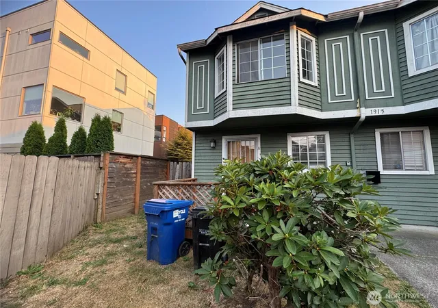 Photo 2 of Condo for sale at 1915 E Spruce St #A, Seattle, WA 98122 | MLS# NWM2573459 | Listing updated on 2026-09-29