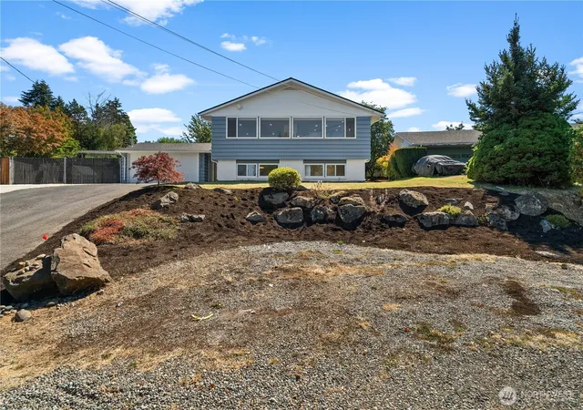 Photo 2 of Sale Pending at 4019 Robin Rd W, University Place, WA 98466 | MLS# NWM2573476 | Listing updated on 2026-09-29