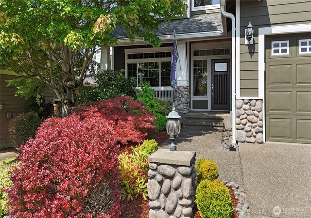 Photo 3 of Single family home for sale at 11821 184th St E, Puyallup, WA 98374 | MLS# NWM2573494 | Listing updated on 2026-09-21