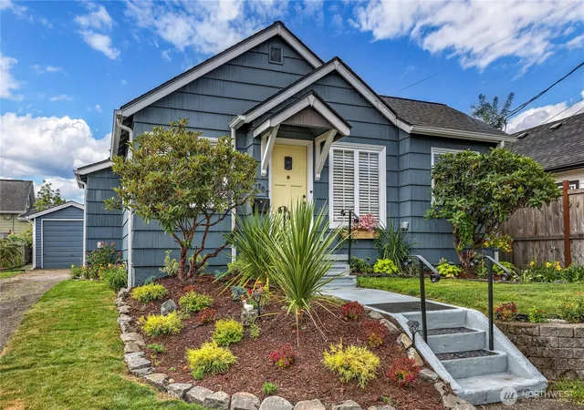 Photo 1 of Single family home for sale at 1705 13th St, Bremerton, WA 98337 | MLS# NWM2573523 | Listing updated on 2026-09-29