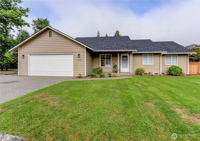 Photo 2 of Sale Pending at 15512 3rd Pl W, Lynnwood, WA 98087 | MLS# NWM2573535 | Listing updated on 2026-09-23