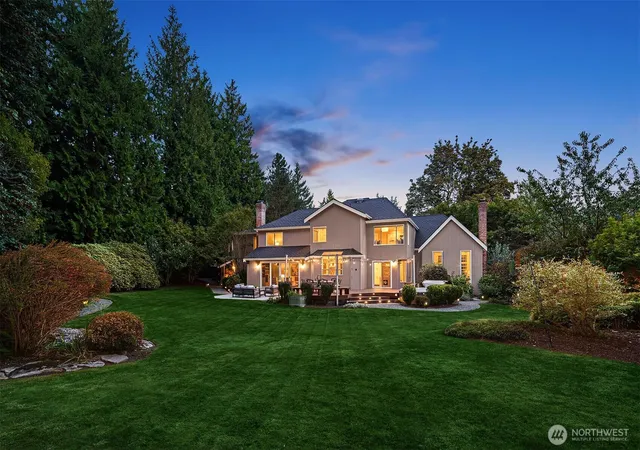 Photo 3 of Sale Pending at 13543 160th Avenue Ne, Redmond, WA 98052 | MLS# NWM2573545 | Listing updated on 2026-09-25