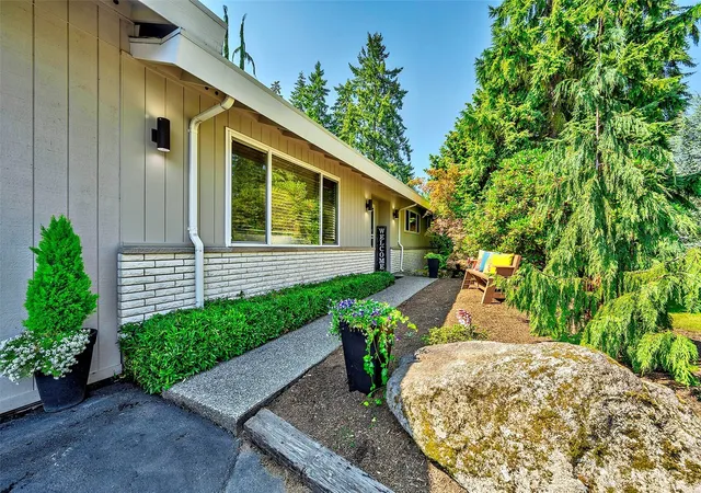 Photo 3 of Single family home for sale at 8205 Ne 128th St, Kirkland, WA 98034 | MLS# NWM2573569 | Listing updated on 2026-10-01