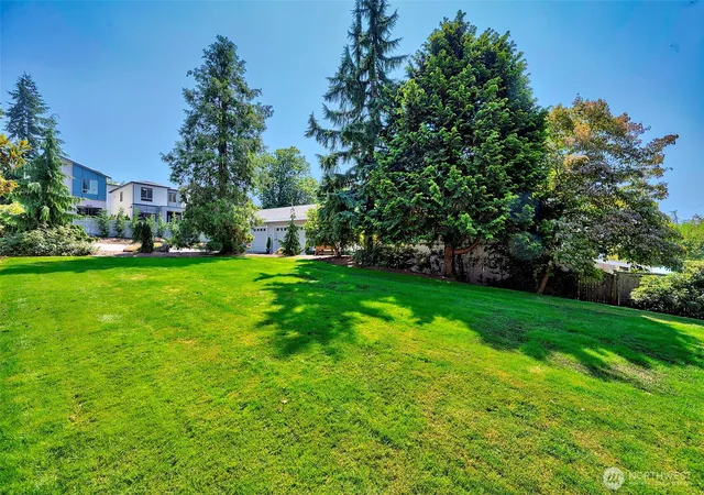 Photo 3 of Single family home for sale at 8205 Ne 128Th St, Kirkland, WA 98034 | MLS# NWM2573569 | Listing updated on 2026-10-01