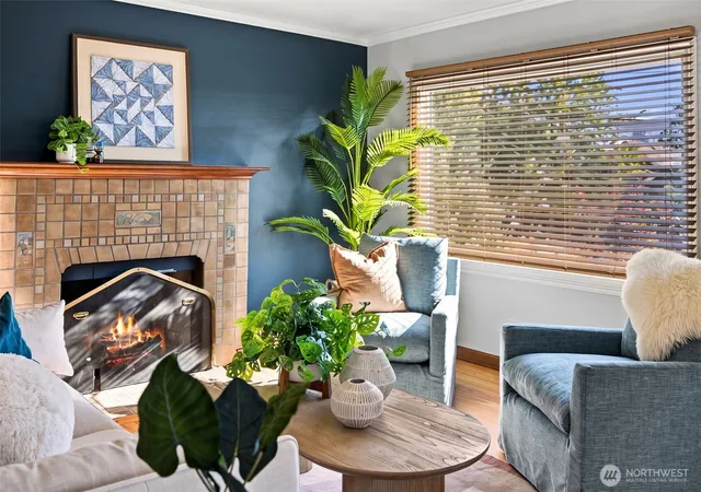 Photo 4 of Sale Pending at 4117 Eastern Ave N, Seattle, WA 98103 | MLS# NWM2573591 | Listing updated on 2026-09-25