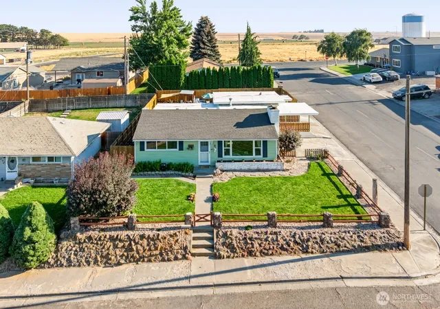 Photo 3 of Single family home for sale at 301 E 8Th St, Warden, WA 98857 | MLS# NWM2573635 | Listing updated on 2026-09-25