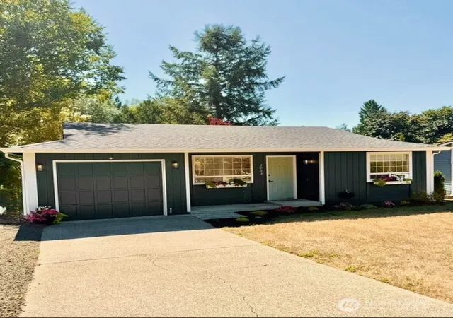 Photo 3 of Sale Pending at 3033 Chelsea Ct Nw, Olympia, WA 98502 | MLS# NWM2573691 | Listing updated on 2026-09-25