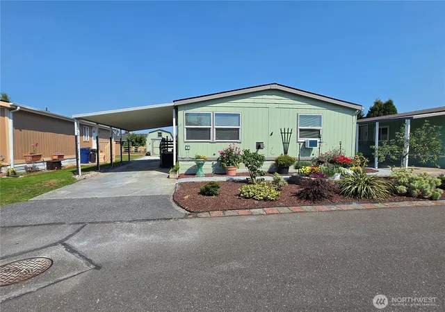 Photo 2 of Manufactured home for sale at 1120 S 25th St #95, Mount Vernon, WA 98274 | MLS# NWM2573726 | Listing updated on 2026-09-25