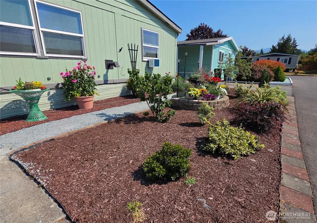 Photo 4 of Manufactured home for sale at 1120 S 25Th St #95, Mount Vernon, WA 98274 | MLS# NWM2573726 | Listing updated on 2026-09-25