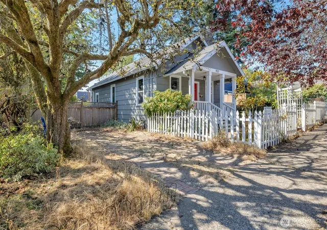 Photo 2 of Single family home for sale at 937 N 88th St, Seattle, WA 98103 | MLS# NWM2573768 | Listing updated on 2026-09-25