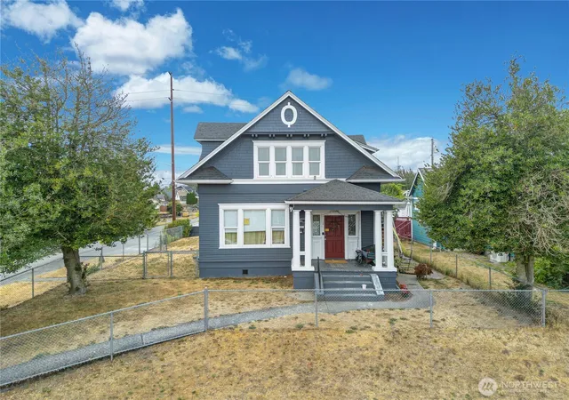 Photo 3 of Sale Pending at 1522 S M St, Tacoma, WA 98405 | MLS# NWM2573774 | Listing updated on 2026-09-25