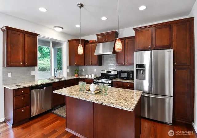 Photo 3 of Single family home for sale at 5017 Black Rock Loop Se, Olympia, WA 98501 | MLS# NWM2573783 | Listing updated on 2026-09-25