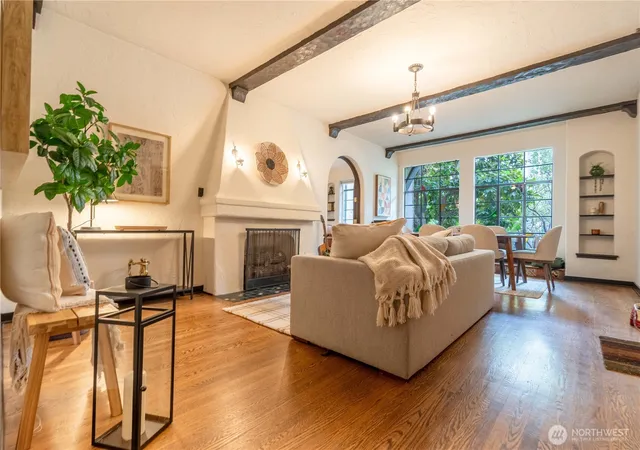 Photo 2 of Condo for sale at 4204 11th Ave Ne #8, Seattle, WA 98105 | MLS# NWM2573786 | Listing updated on 2026-09-30