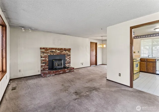 Photo 4 of Sale Pending at 4606 W Glenmoore Cir, Yakima, WA 98908 | MLS# NWM2573797 | Listing updated on 2026-09-25