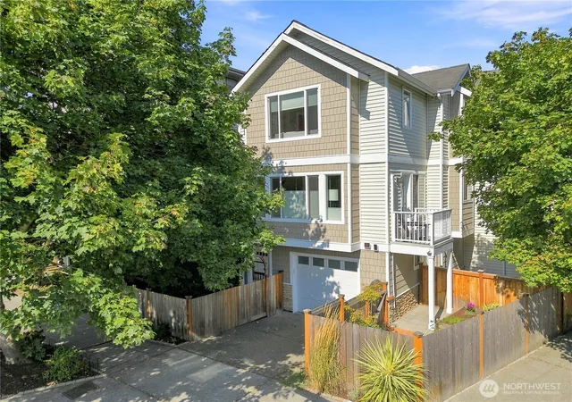 Photo 1 of Sale Pending at 6800 Oswego Pl Ne, Seattle, WA 98115 | MLS# NWM2573805 | Listing updated on 2026-09-29