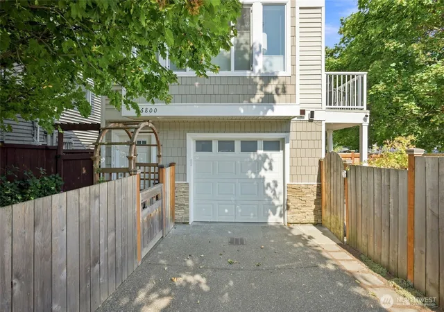 Photo 2 of Sale Pending at 6800 Oswego Pl Ne, Seattle, WA 98115 | MLS# NWM2573805 | Listing updated on 2026-09-29