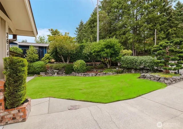 Photo 2 of House for sale at 3614 3616 Crestview Dr W, University Place, WA 98466 | MLS# NWM2573961 | Listing updated on 2026-10-01