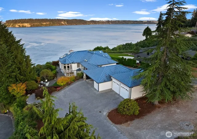 Photo 3 of Contingent at 6803 Cascade Ave, Gig Harbor, WA 98335 | MLS# NWM2573981 | Listing updated on 2026-09-25